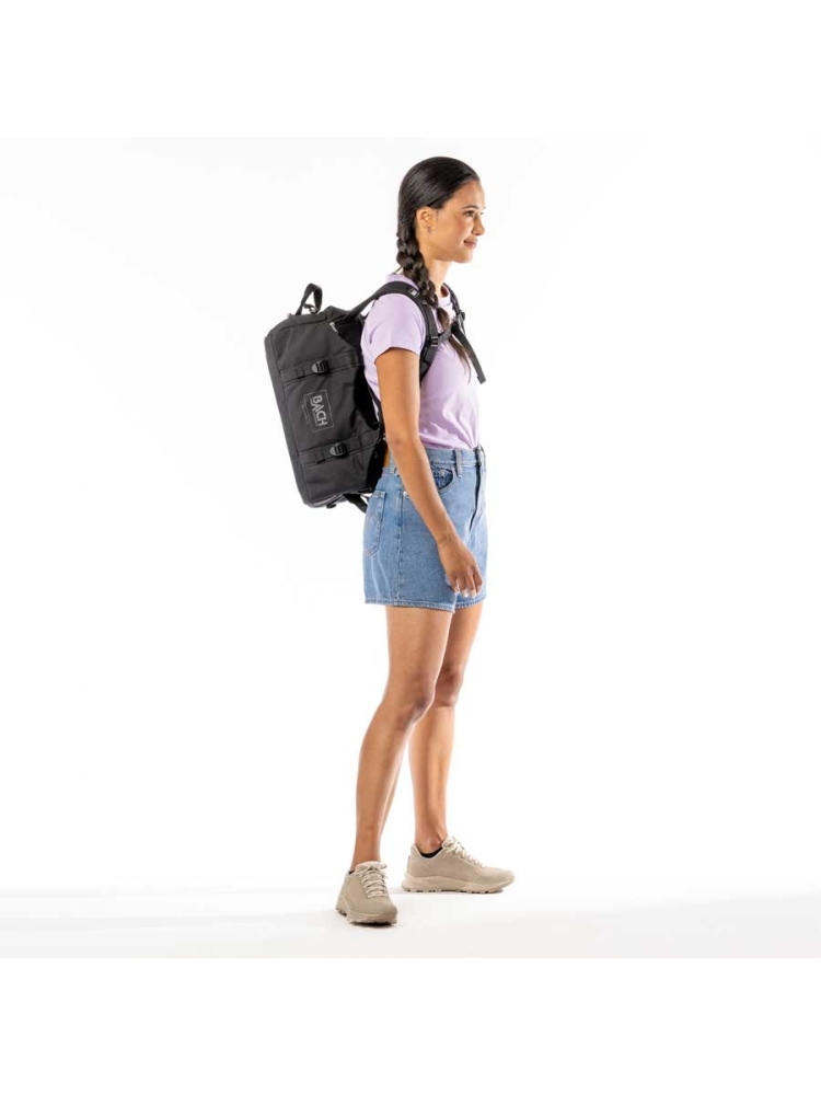 Bach Dr. Duffel 20 Black B289931-0001 duffels online bestellen bij Kathmandu Outdoor & Travel