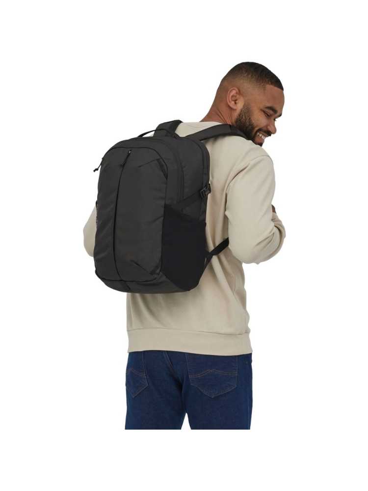 Patagonia Patagonia Refugio Day Pack 26L 47913-BLK dagrugzakken Patagonia Refugio Day Pack 26L Black 47913-BLK dagrugzakken online bestellen bij Kathmandu Outdoor & Travel