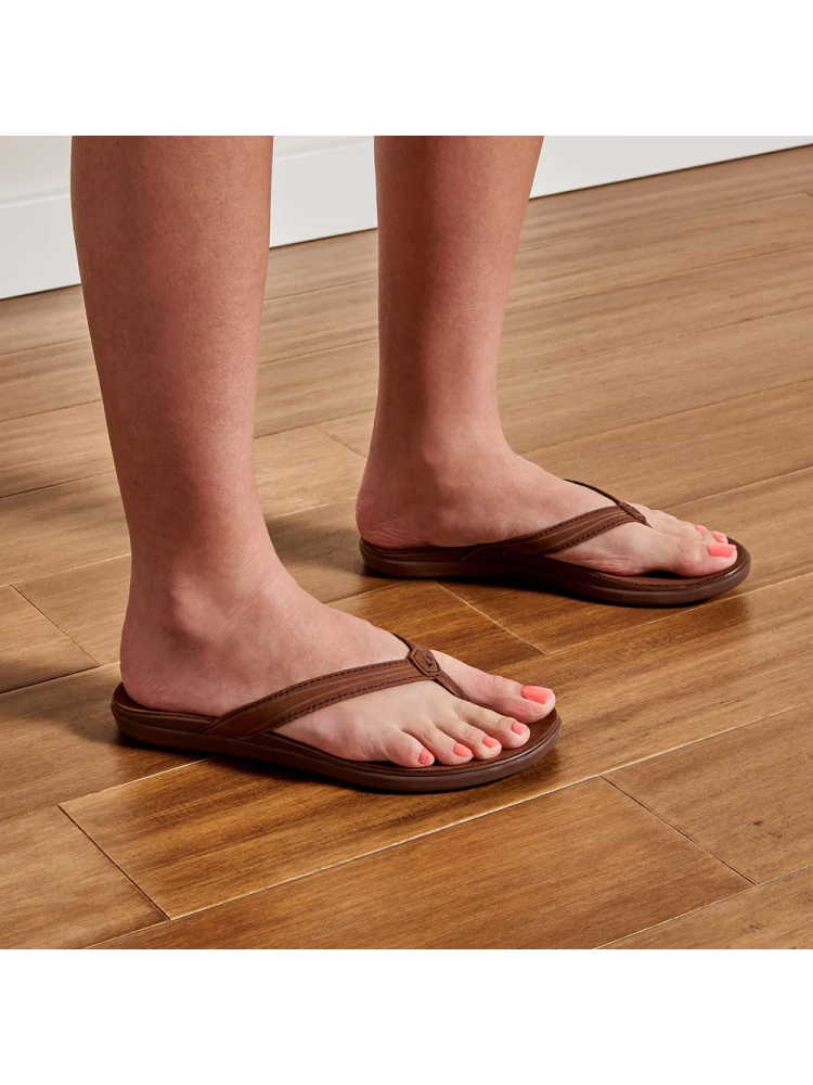 Olukai Aukai Woman's Dark Java/Dark Java 20442-4848 slippers online bestellen bij Kathmandu Outdoor & Travel