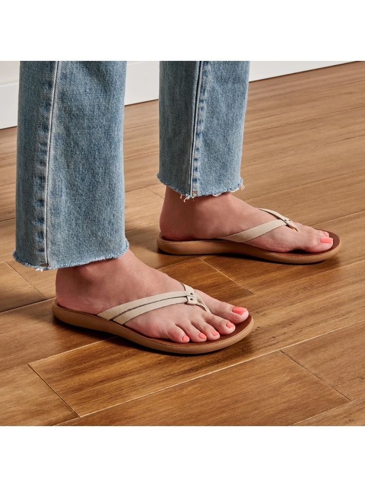Olukai Kapehe Luana Woman's Tapa/Sahara 20468-20FM slippers online bestellen bij Kathmandu Outdoor & Travel
