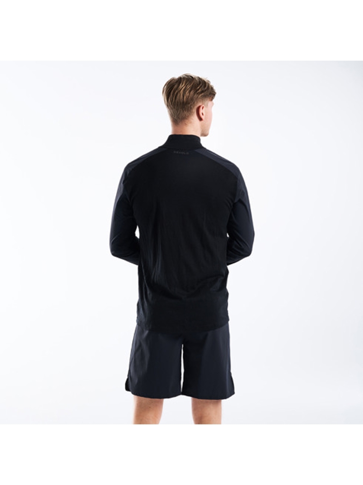 Devold Running Merino Cover Zip Neck Caviar GO 407 240 A-960A shirts en tops online bestellen bij Kathmandu Outdoor & Travel