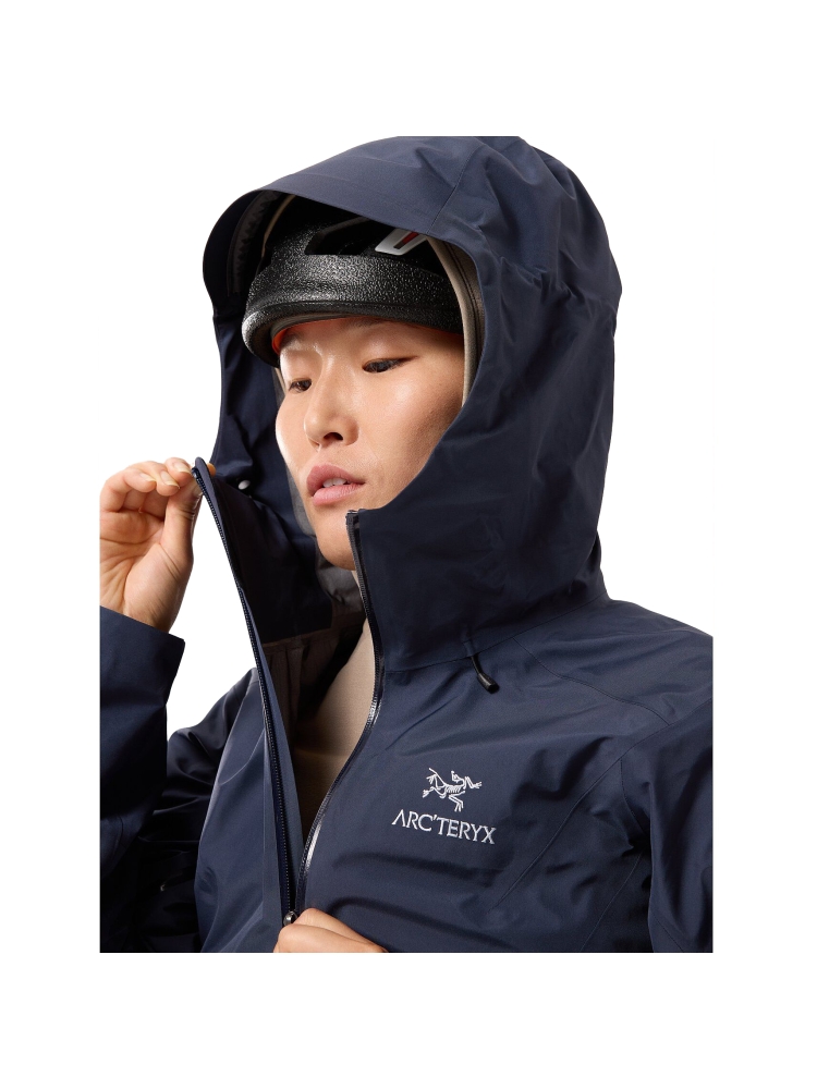 Arc'teryx Beta LT Jacket Women's Black Sapphire 6716-001280 jassen online bestellen bij Kathmandu Outdoor & Travel