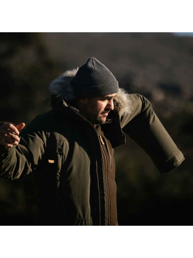 Fjällräven Nuuk Lite Parka Laurel Green 87158-625 jassen online bestellen bij Kathmandu Outdoor & Travel