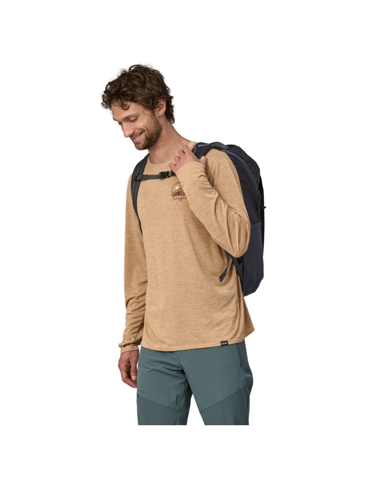 Patagonia Black Hole Pack 25L Smolder Blue 49298-SMDB dagrugzakken online bestellen bij Kathmandu Outdoor & Travel