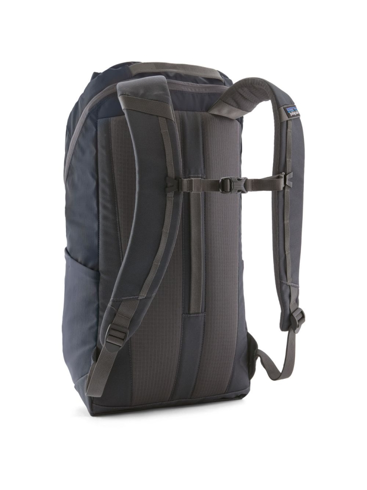 Patagonia Black Hole Pack 25L Smolder Blue 49298-SMDB dagrugzakken online bestellen bij Kathmandu Outdoor & Travel