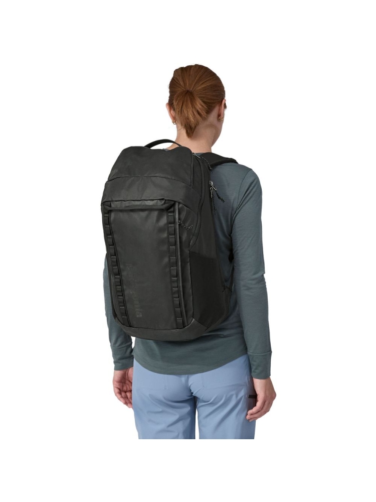 Patagonia Black Hole Pack 32L Black 49302-BLK dagrugzakken online bestellen bij Kathmandu Outdoor & Travel
