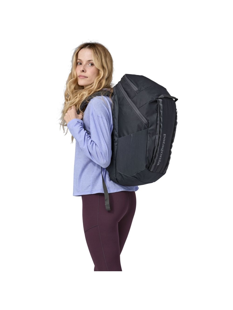 Patagonia Black Hole Pack 32L Smolder Blue 49302-SMDB dagrugzakken online bestellen bij Kathmandu Outdoor & Travel