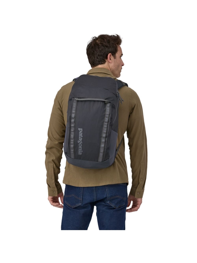 Patagonia Black Hole Pack 32L Smolder Blue 49302-SMDB dagrugzakken online bestellen bij Kathmandu Outdoor & Travel