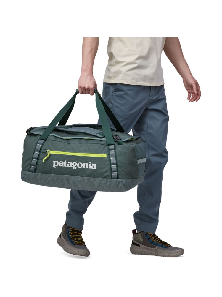 Patagonia Black Hole Duffel 55L Nouveau Green 49343-NUVG duffels online bestellen bij Kathmandu Outdoor & Travel
