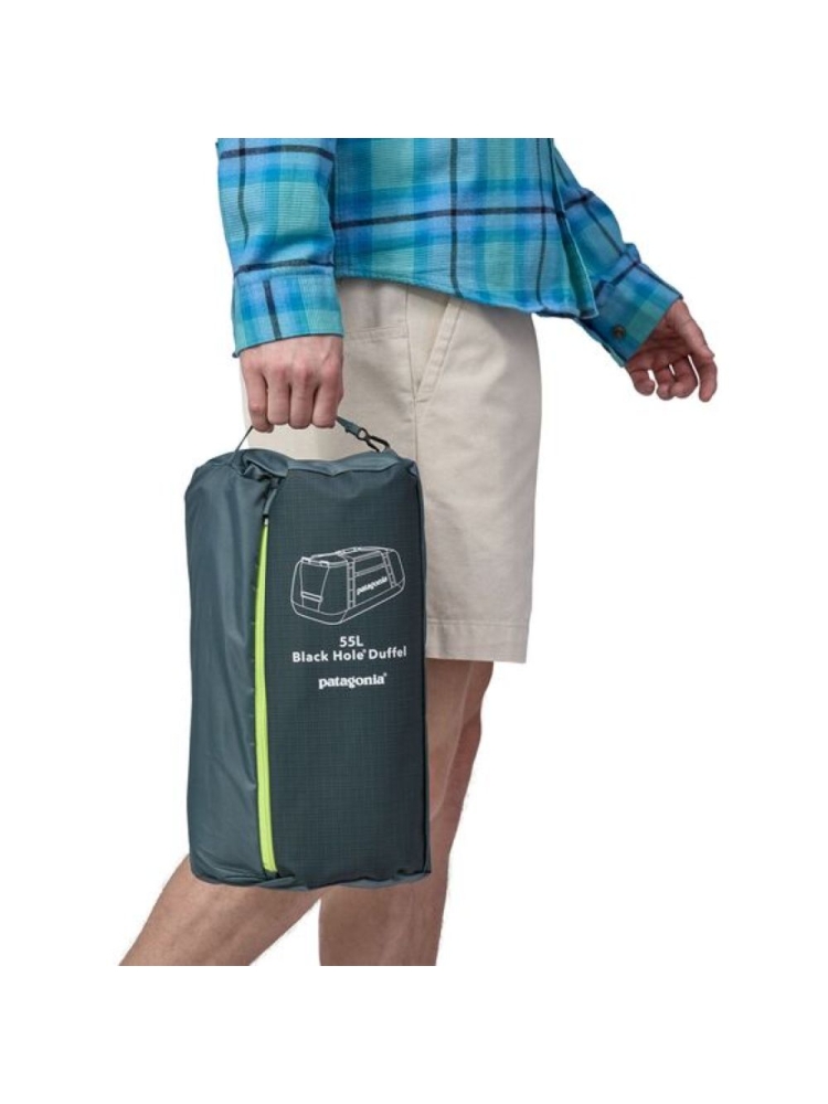 Patagonia Black Hole Duffel 55L Phosphorus Green 49343-PHGN duffels online bestellen bij Kathmandu Outdoor & Travel