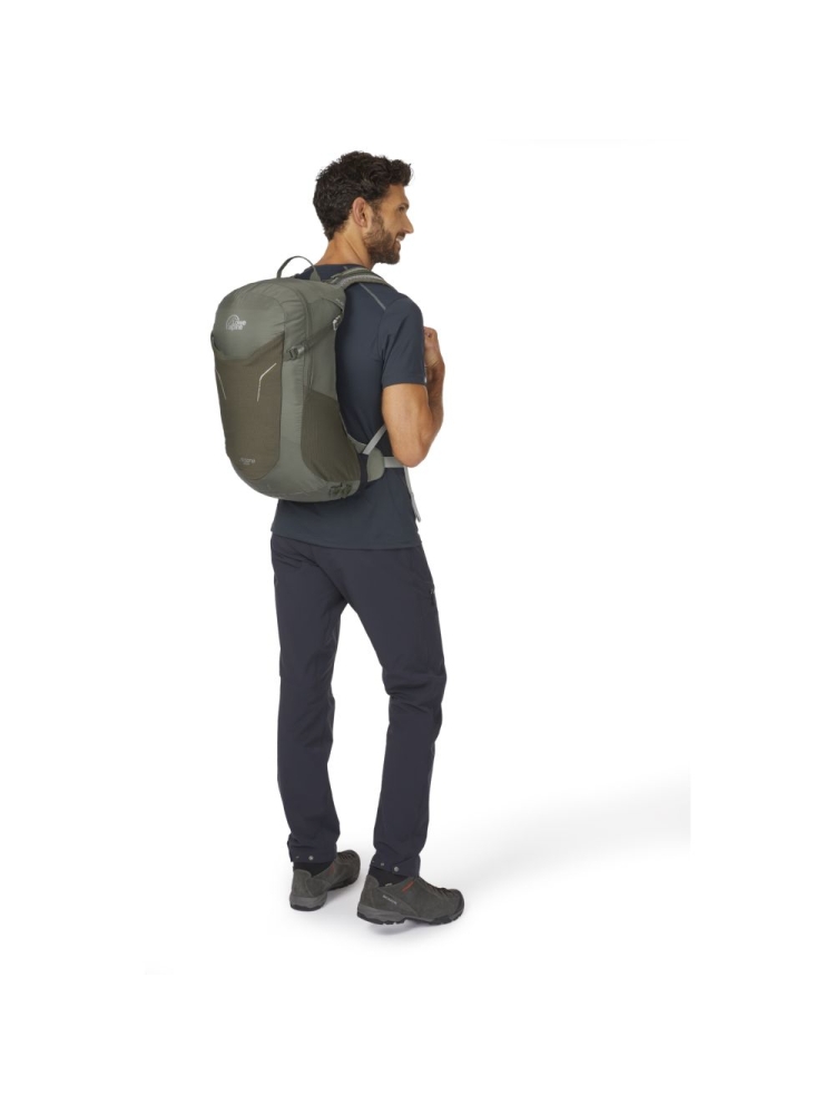 Lowe Alpine AirZone Active 22 Light Khaki FTF-17-LKH-22 dagrugzakken online bestellen bij Kathmandu Outdoor & Travel