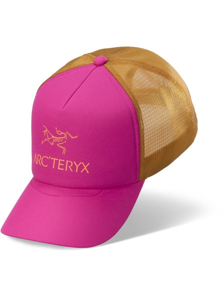 Arc'teryx Bird Word Trucker Curved Amaranthus/Yukon 7763-Amaranthus/Yuko kleding accessoires online bestellen bij Kathmandu Outdoor & Travel