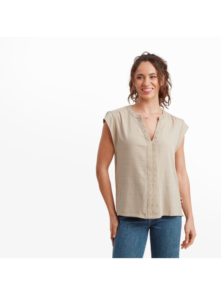 Sherpa Adventure Gear Sherpa Adventure Gear Hara Cap Sleeve Top Women's SW20019-108 shirts en tops Sherpa Adventure Gear Hara Cap Sleeve Top Women's Goa Sand SW20019-108 shirts en tops online bestellen bij Kathmandu Outdoor & Travel