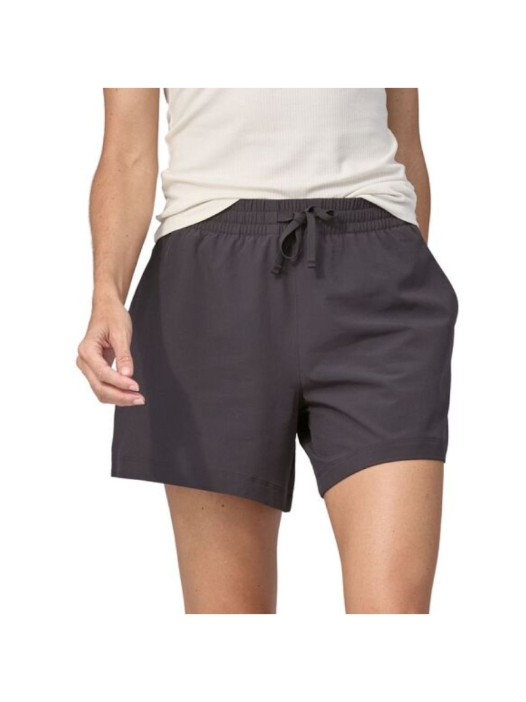Patagonia Patagonia Fleetwith Shorts Women's 57401-INBK broeken Patagonia Fleetwith Shorts Women's Ink Black 57401-INBK broeken online bestellen bij Kathmandu Outdoor & Travel
