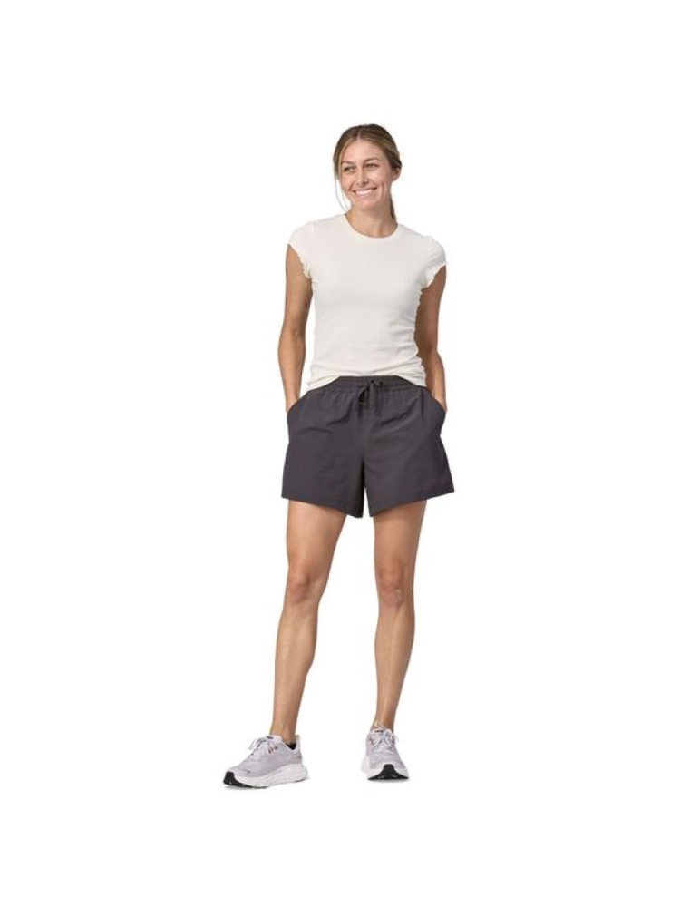Patagonia Patagonia Fleetwith Shorts Women's 57401-INBK broeken Patagonia Fleetwith Shorts Women's Ink Black 57401-INBK broeken online bestellen bij Kathmandu Outdoor & Travel