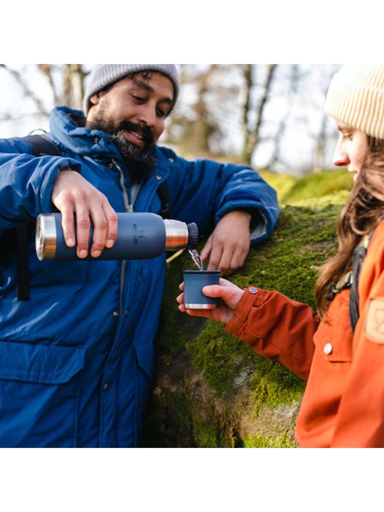 Stanley The Adventure To-Go Bottle .75L Abyss 10-10818-009 drinkflessen en thermosflessen online bestellen bij Kathmandu Outdoor & Travel