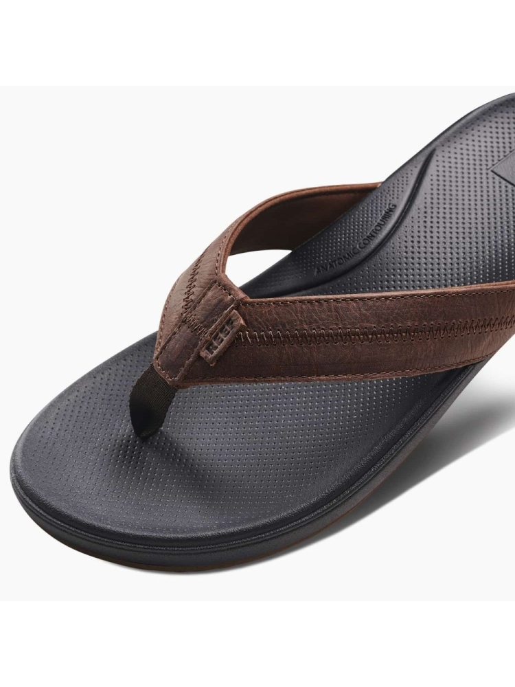 Reef Cushion Phantom 2.0 Leather Brown/Black CJ4352 slippers online bestellen bij Kathmandu Outdoor & Travel