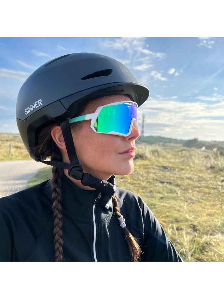 Sinner Pace Matte White SISU-872-30-48 zonnebrillen online bestellen bij Kathmandu Outdoor & Travel