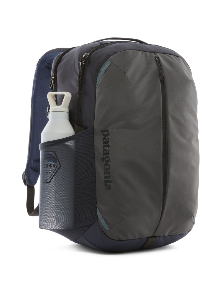 Patagonia Patagonia Refugio Day Pack 26L 47913-SMDB dagrugzakken Patagonia Refugio Day Pack 26L Smolder Blue 47913-SMDB dagrugzakken online bestellen bij Kathmandu Outdoor & Travel