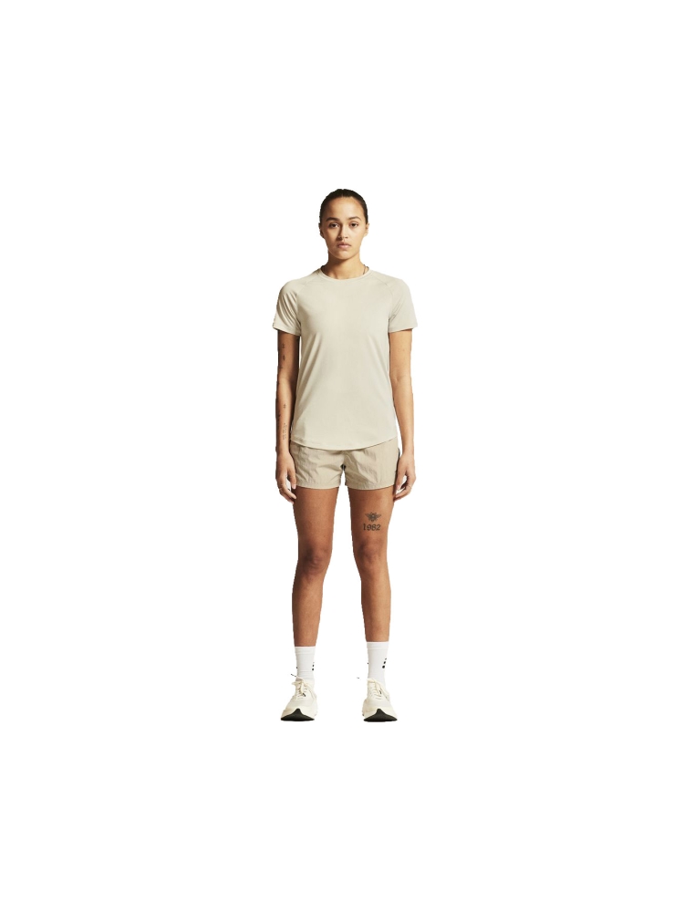 Craft Collective SS Tee Women's Plaster 1916026-214000 shirts en tops online bestellen bij Kathmandu Outdoor & Travel