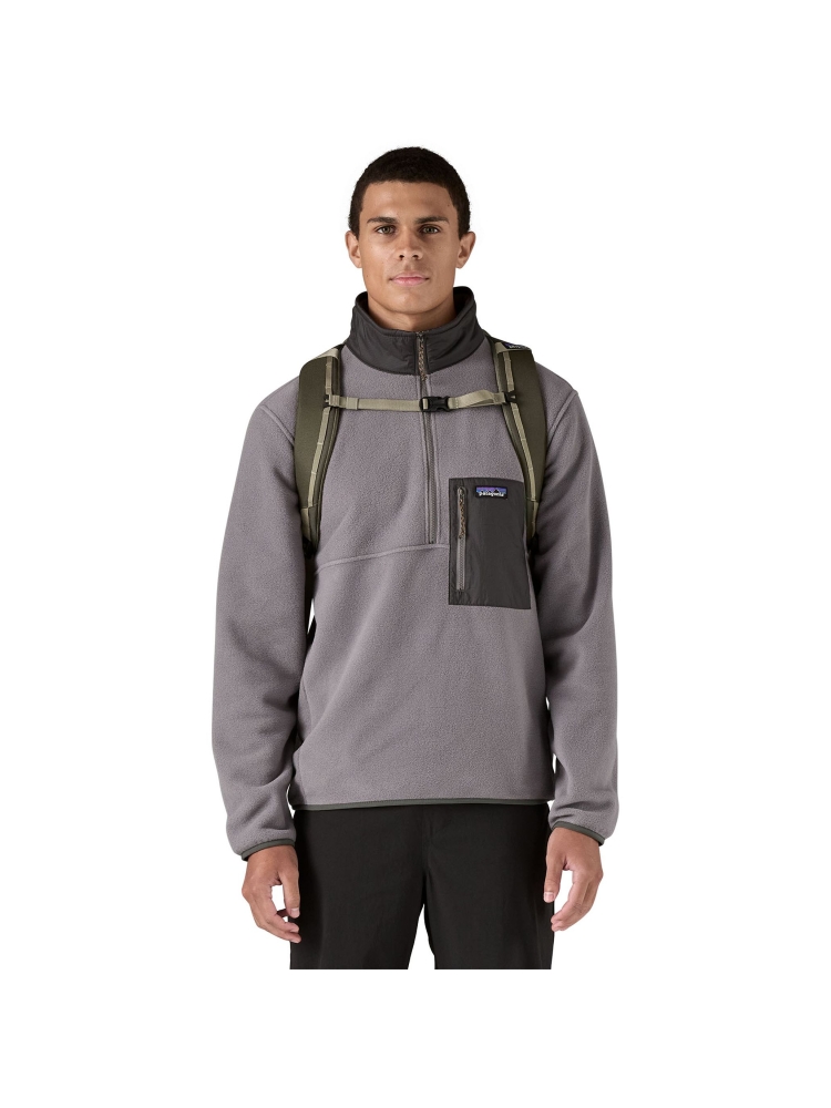 Patagonia Black Hole Pack 32L Basin Green 49302-BSNG dagrugzakken online bestellen bij Kathmandu Outdoor & Travel