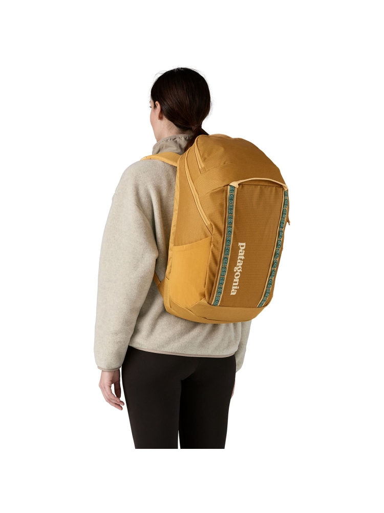 Patagonia Black Hole Pack 32L Pufferfish Gold w/Beeswax Tan 49302-PGTA dagrugzakken online bestellen bij Kathmandu Outdoor & Travel