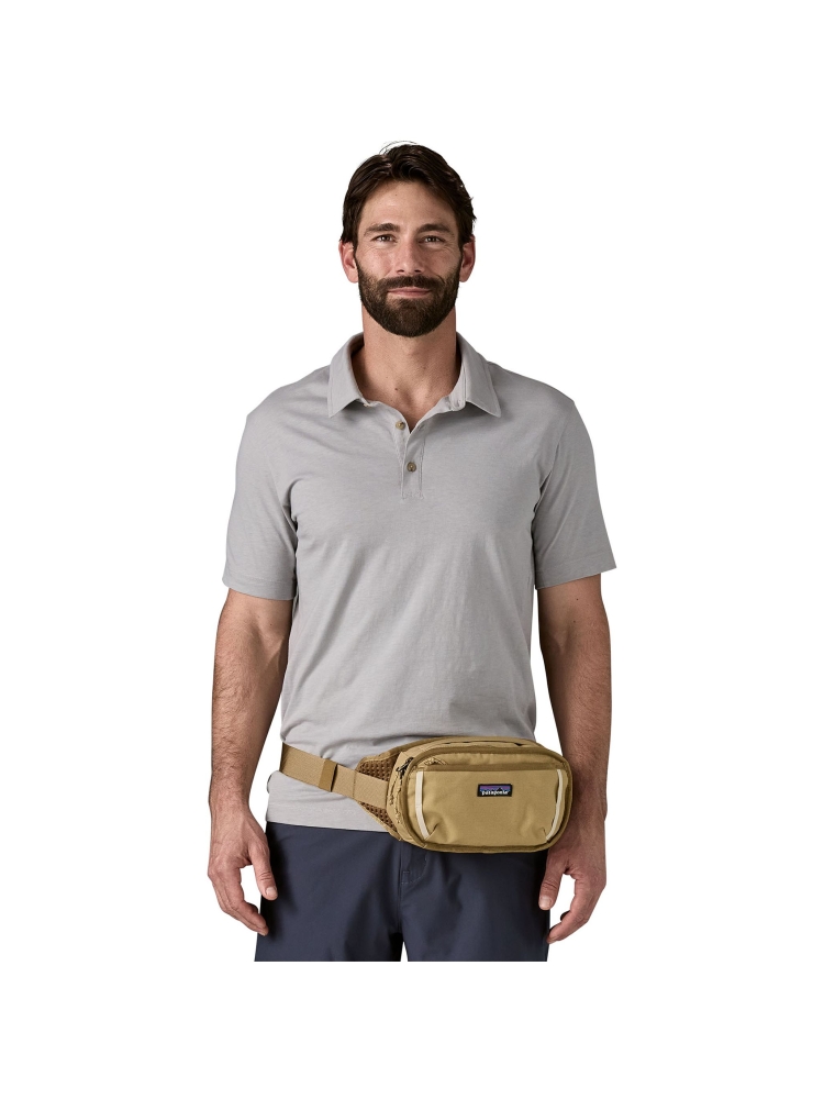 Patagonia Fieldsmith Hip Pack Classic Tan 48580-CSC tassen online bestellen bij Kathmandu Outdoor & Travel