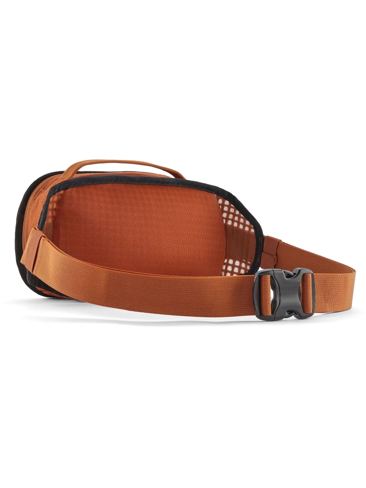 Patagonia Fieldsmith Hip Pack Robin Brown 48580-ROBN tassen online bestellen bij Kathmandu Outdoor & Travel
