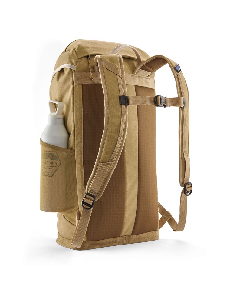 Patagonia Fieldsmith Lid Pack Classic Tan 48548-CSC dagrugzakken online bestellen bij Kathmandu Outdoor & Travel