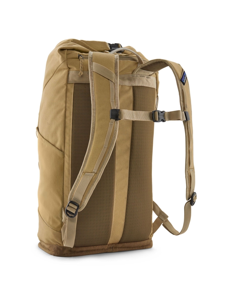 Patagonia Fieldsmith Roll Top Pack Classic Tan 48543-CSC dagrugzakken online bestellen bij Kathmandu Outdoor & Travel
