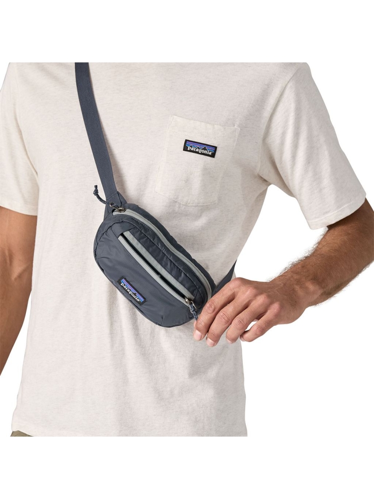 Patagonia Terravia Mini Hip Pack Smolder Blue 49448-SMDB tassen online bestellen bij Kathmandu Outdoor & Travel