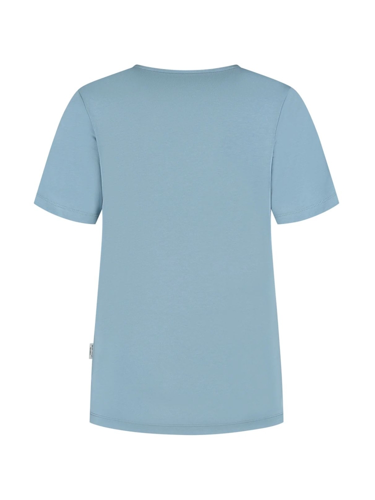 Blue Loop Originals Refibra Loose Fit V-neck Tshirt Women's Blue Shadow W-RLF014-25-B289 shirts en tops online bestellen bij Kathmandu Outdoor & Travel