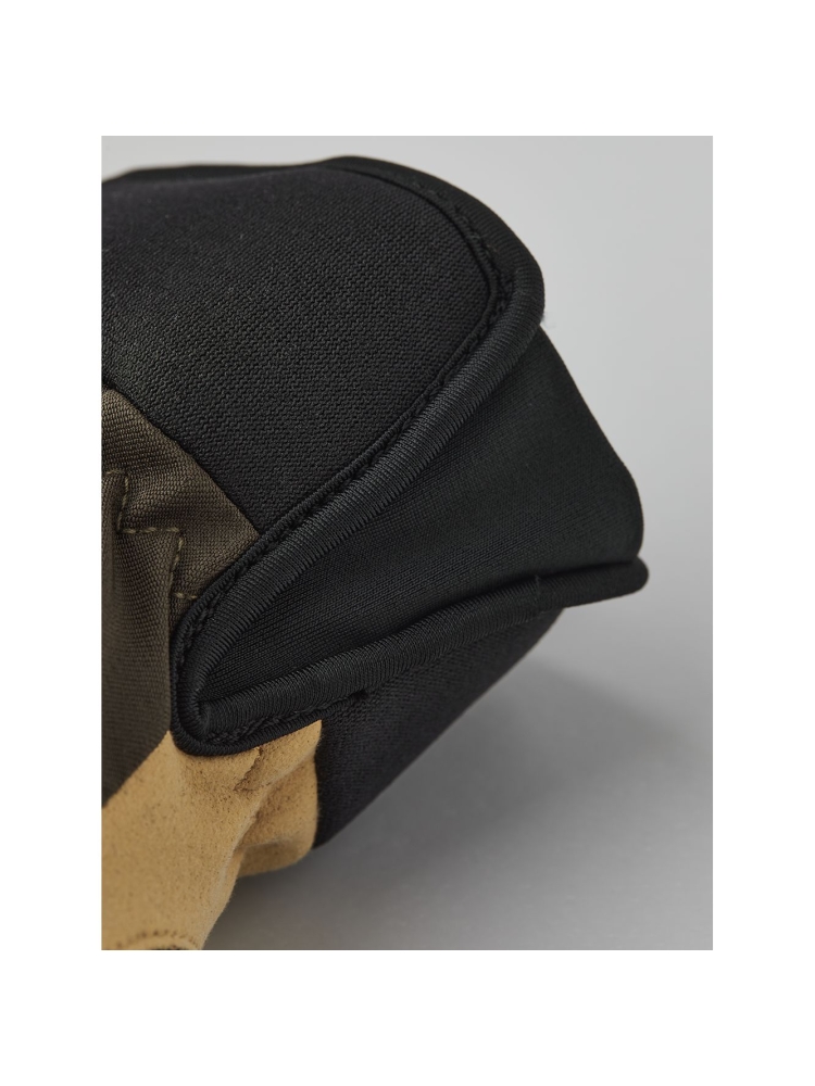 Hestra CZone Contact Glove - 5 finger Dark forest 32110-861 kleding accessoires online bestellen bij Kathmandu Outdoor & Travel