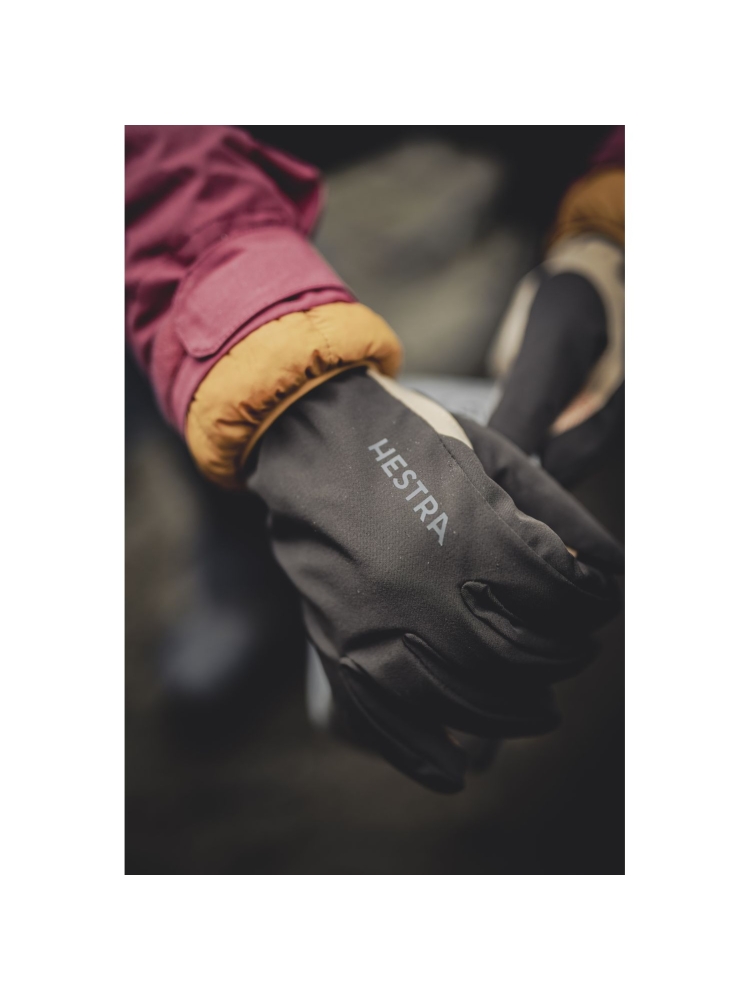 Hestra CZone Contact Glove - 5 finger Dark forest 32110-861 kleding accessoires online bestellen bij Kathmandu Outdoor & Travel