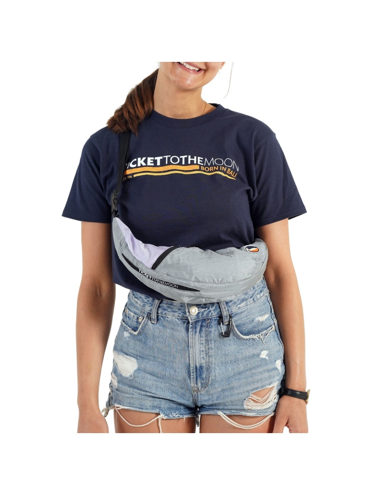 Ticket to the Moon Ticket to the Moon Upcycled Sling Bag TMSLB0219 tassen Ticket to the Moon Upcycled Sling Bag Light Grey / Light Purple TMSLB0219 tassen online bestellen bij Kathmandu Outdoor & Travel