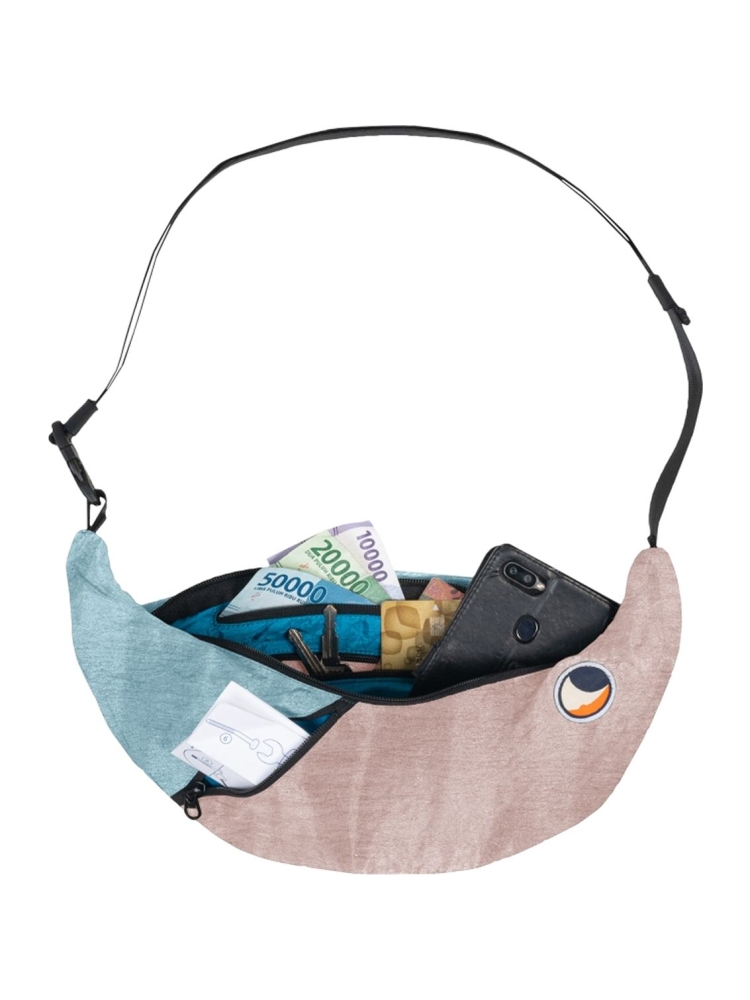 Ticket to the Moon Ticket to the Moon Upcycled Sling Bag TMSLB7677 tassen Ticket to the Moon Upcycled Sling Bag Peach / Cloud TMSLB7677 tassen online bestellen bij Kathmandu Outdoor & Travel