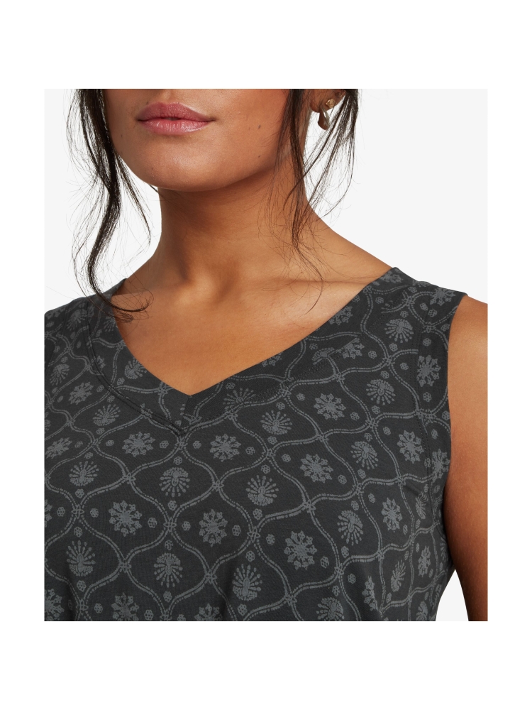 Sherpa Adventure Gear Neha V-Neck Tank Women's Black Sublime SW20013-136 shirts en tops online bestellen bij Kathmandu Outdoor & Travel