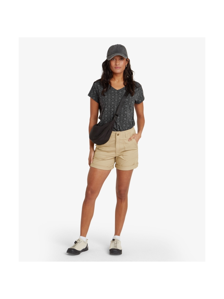 Sherpa Adventure Gear Neha V-Neck Tee Women's Black Sublime SW21019-136 shirts en tops online bestellen bij Kathmandu Outdoor & Travel