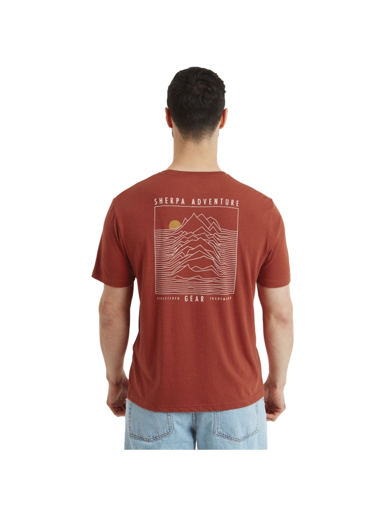 Sherpa Adventure Gear Sherpa Adventure Gear Bali Terrain Tee SM11069-444 shirts en tops Sherpa Adventure Gear Bali Terrain Tee Rust SM11069-444 shirts en tops online bestellen bij Kathmandu Outdoor & Travel