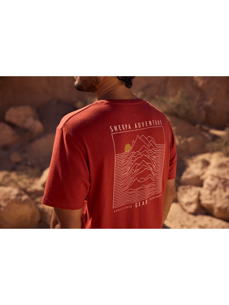 Sherpa Adventure Gear Sherpa Adventure Gear Bali Terrain Tee SM11069-444 shirts en tops Sherpa Adventure Gear Bali Terrain Tee Rust SM11069-444 shirts en tops online bestellen bij Kathmandu Outdoor & Travel