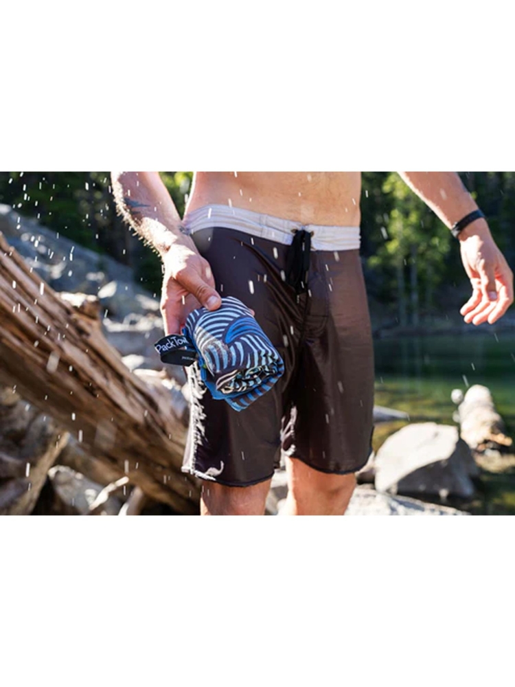 Packtowl Personal Towel Orca 14232 toiletartikelen online bestellen bij Kathmandu Outdoor & Travel
