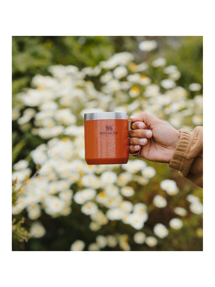 Stanley The Everyday Camp Mug 0,35L Hammertone Clay 10-09366-290 drinkflessen en thermosflessen online bestellen bij Kathmandu Outdoor & Travel