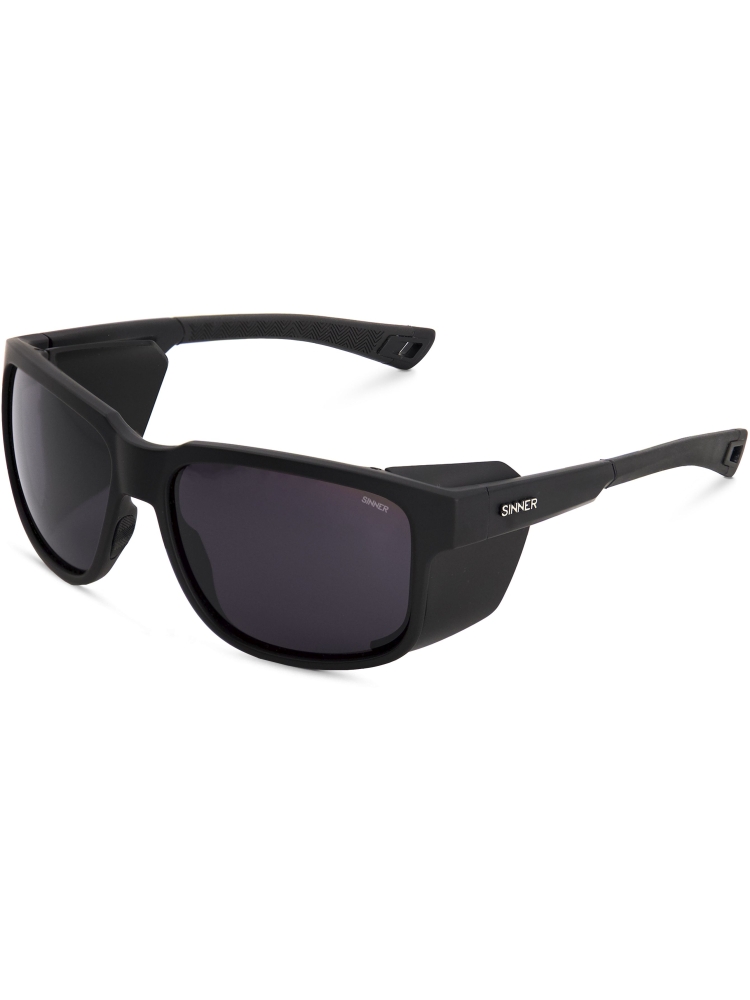 Sinner Kaplan Matte Black Smoke SISU-891-10-10 zonnebrillen online bestellen bij Kathmandu Outdoor & Travel