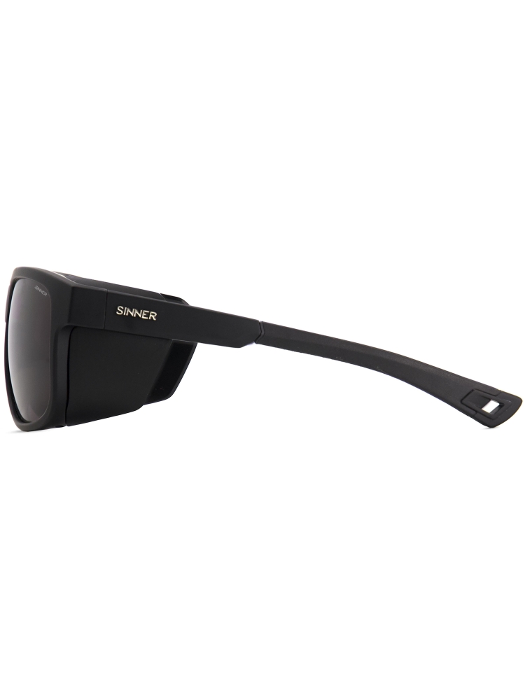 Sinner Kaplan Matte Black Smoke SISU-891-10-10 zonnebrillen online bestellen bij Kathmandu Outdoor & Travel