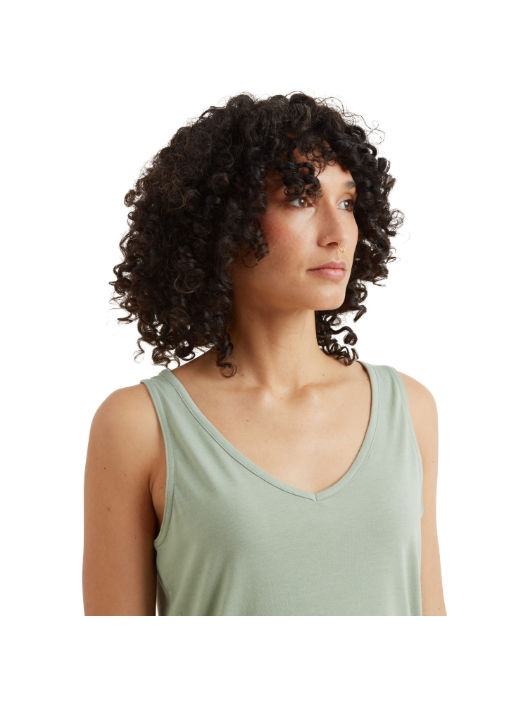 Sherpa Adventure Gear Bali V-Neck Tank Women's Celery SW20029-830 shirts en tops online bestellen bij Kathmandu Outdoor & Travel