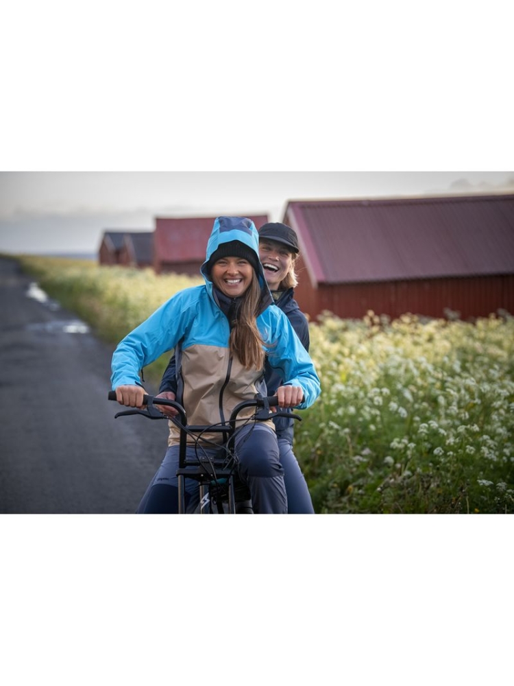 Bergans Vaagaa 3L Shell Jacket Women's Aqua Lagoon / Warm Sand / Gran 3638-25675 jassen online bestellen bij Kathmandu Outdoor & Travel