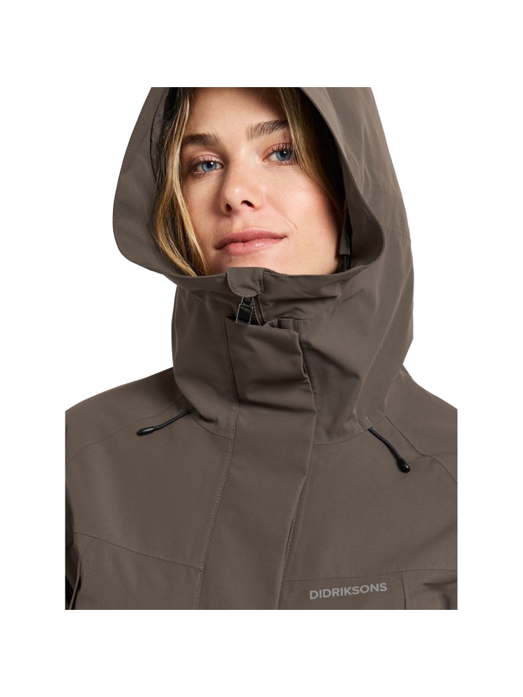 Didriksons Didriksons Ilma Parka 8 Women's 505776-F07 jassen Didriksons Ilma Parka 8 Women's Mocha Brown 505776-F07 jassen online bestellen bij Kathmandu Outdoor & Travel