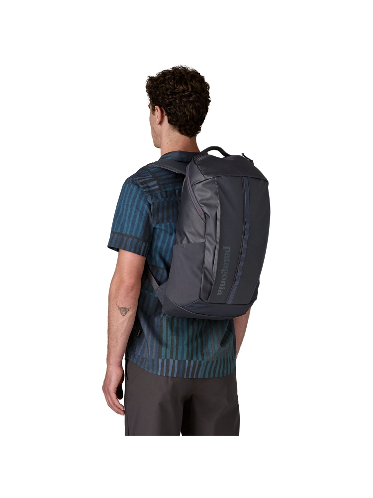 Patagonia Patagonia Black Hole Pack 25L 49298-SMFO-ALL dagrugzakken Patagonia Black Hole Pack 25L Smolder Blue w/Forge Grey 49298-SMFO-ALL dagrugzakken online bestellen bij Kathmandu Outdoor & Travel