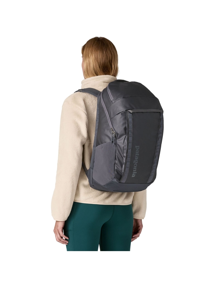 Patagonia Patagonia Black Hole Pack 32L 49302-SMFO-ALL dagrugzakken Patagonia Black Hole Pack 32L Smolder Blue w/Forge Grey 49302-SMFO-ALL dagrugzakken online bestellen bij Kathmandu Outdoor & Travel