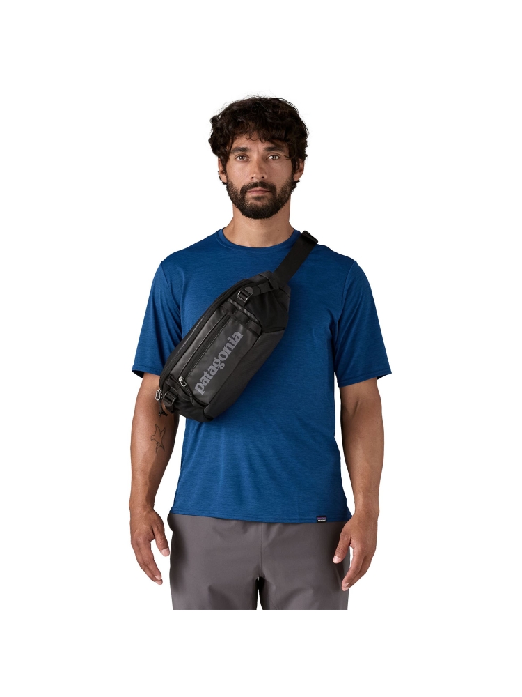 Patagonia Patagonia Black Hole Waist Pack 5L 49282-BOB-ALL tassen Patagonia Black Hole Waist Pack 5L Black w/Black 49282-BOB-ALL tassen online bestellen bij Kathmandu Outdoor & Travel